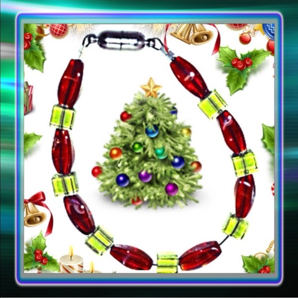 Red & Green Bracelet - Picture 3 of 3